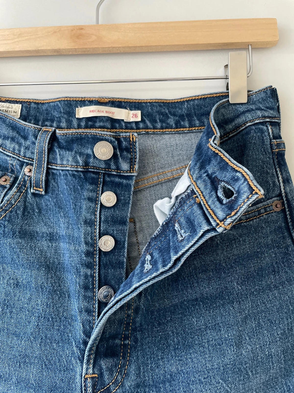 Women’s Levi’s High Waisted Ribcage Boot Straight Fit Jeans In Navy - W26/L31 - 2562