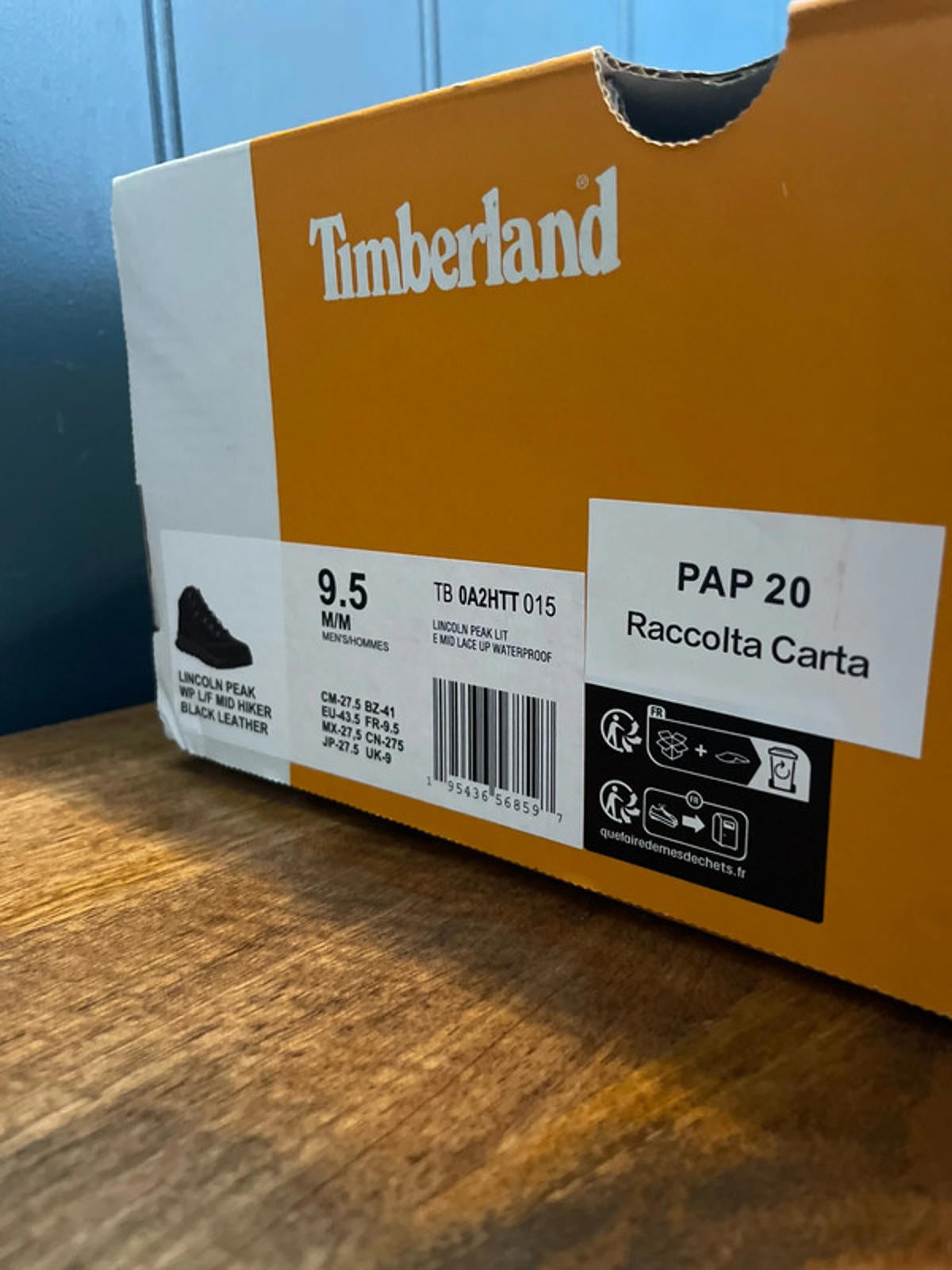 Men’s Timberland Lincoln Peak Mid Premium Leather Boots in Black - UK9 - 2666
