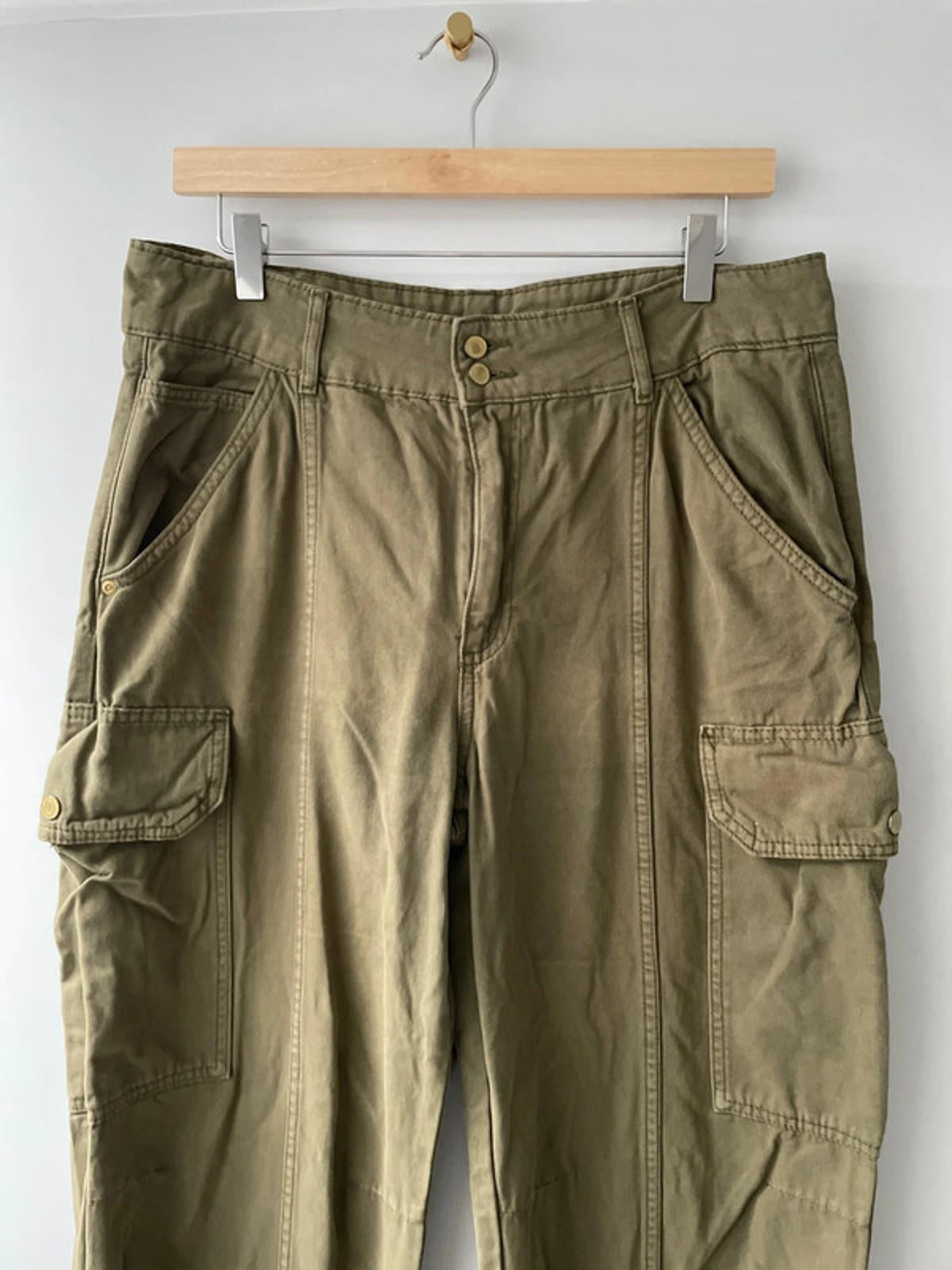 Men’s Pull and Bear Baggy Cargo Trousers in Khaki - W32/L29 - 2754