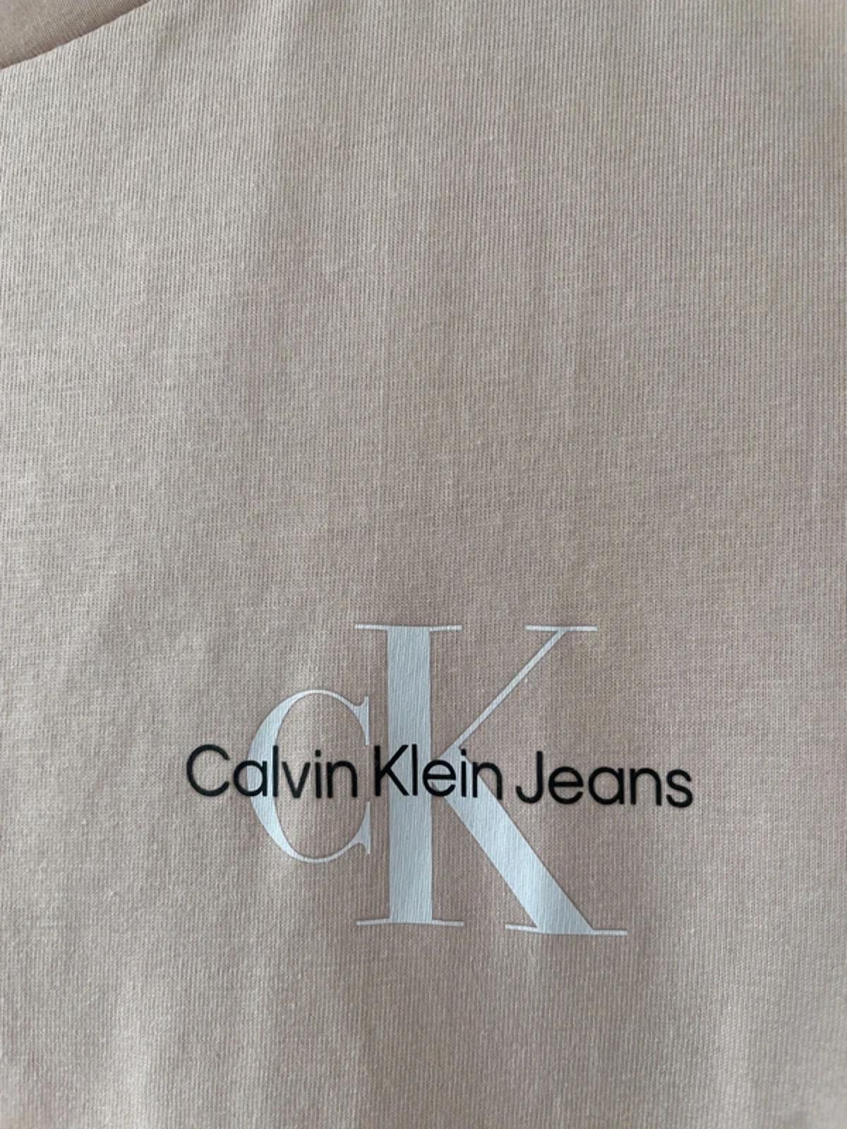 Women’s Calvin Klein Crew Neck Short Sleeve Slim Fit T-shirt In Pink - Small - 3031