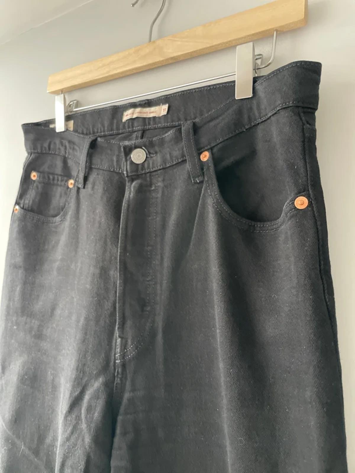 Women’s Levi’s High Waisted Ribcage Straight Fit Jeans In Black - W31/L27 - 2977