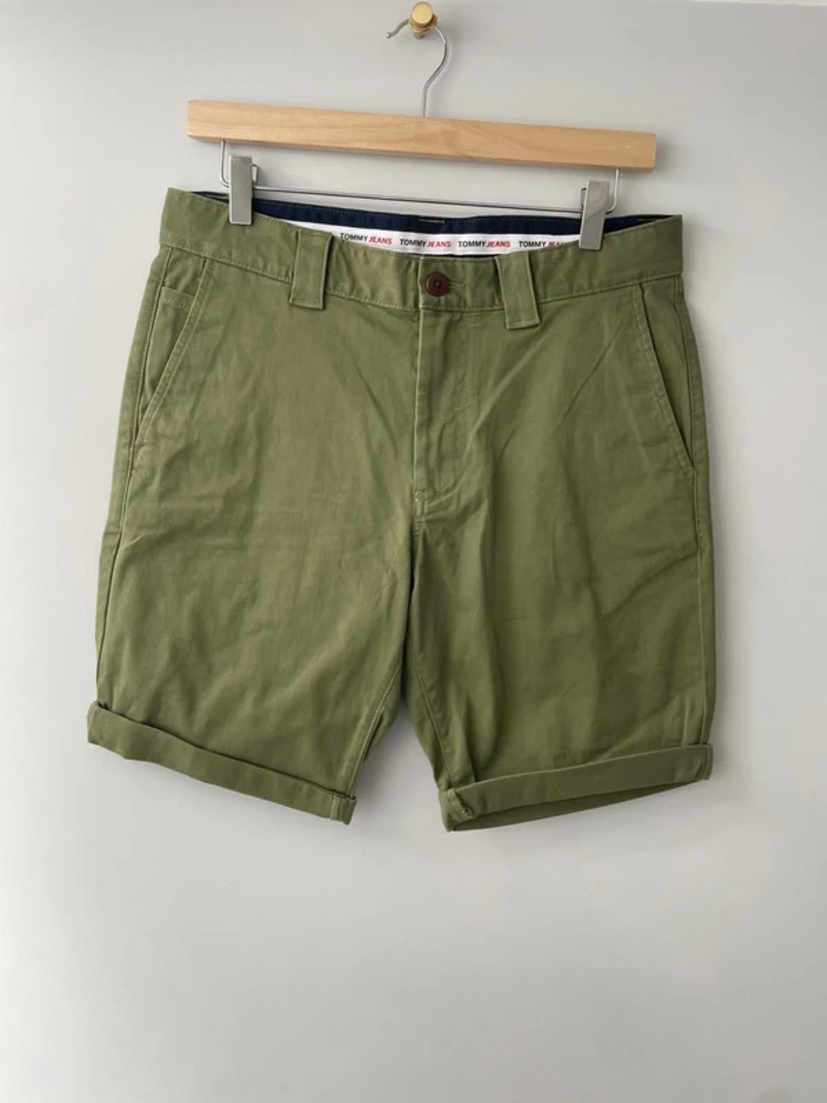 Men’s Tommy Hilfiger Scanton Slim Fit Chino Shorts in Khaki Green - W30/L8 - 3179