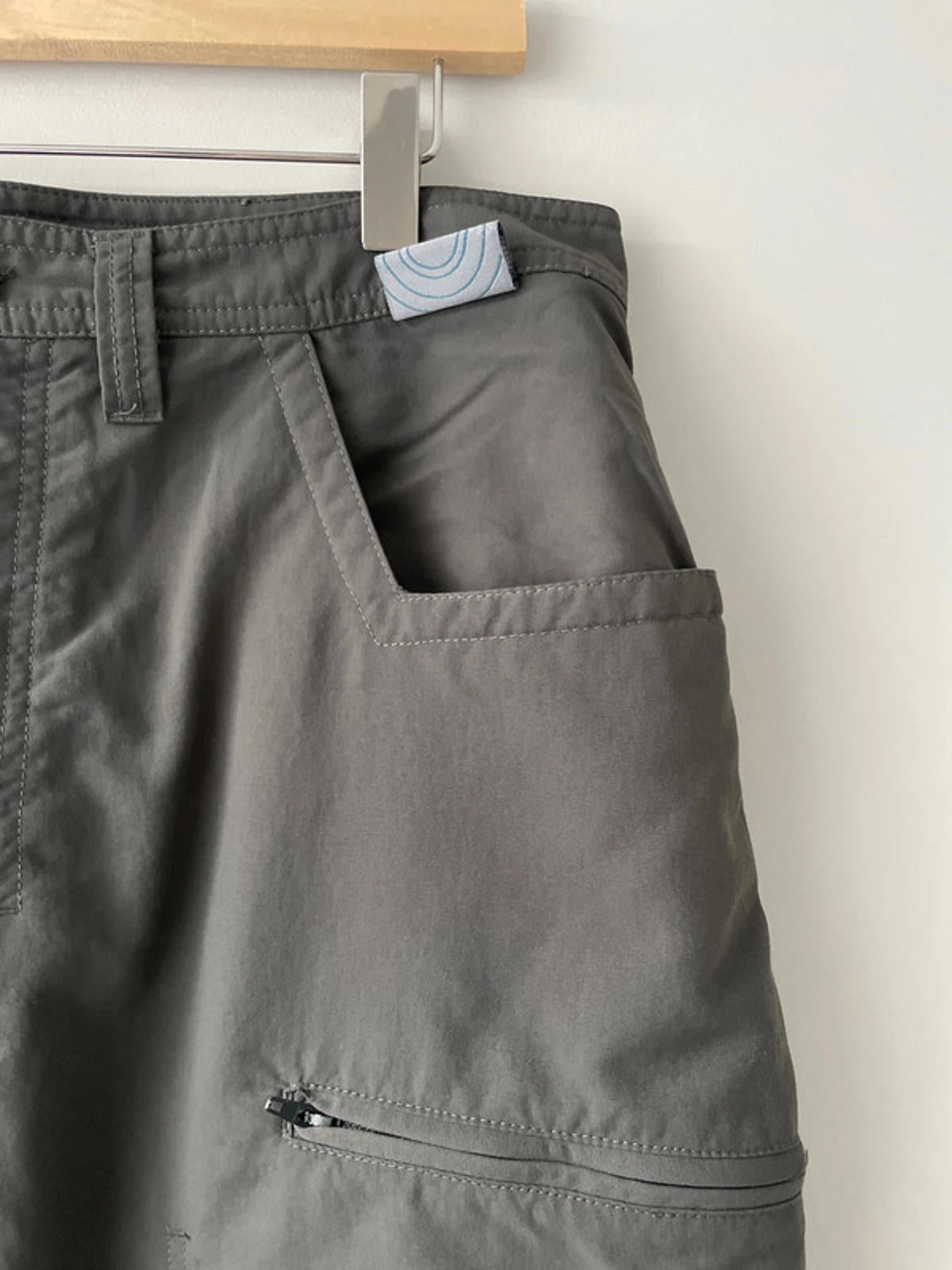 Men’s Berghaus Cargo Trousers / shorts In Grey - W34/L32 - 2441