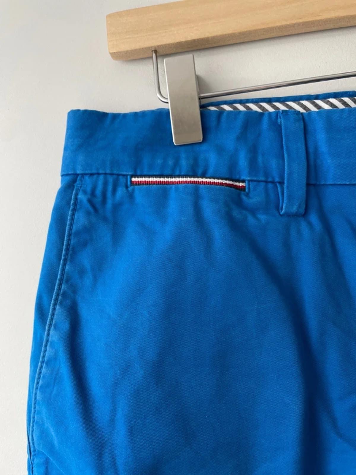 Men’s Tommy Hilfiger Classic Fit Chino Shorts In Blue  - W33/L9 - 3152