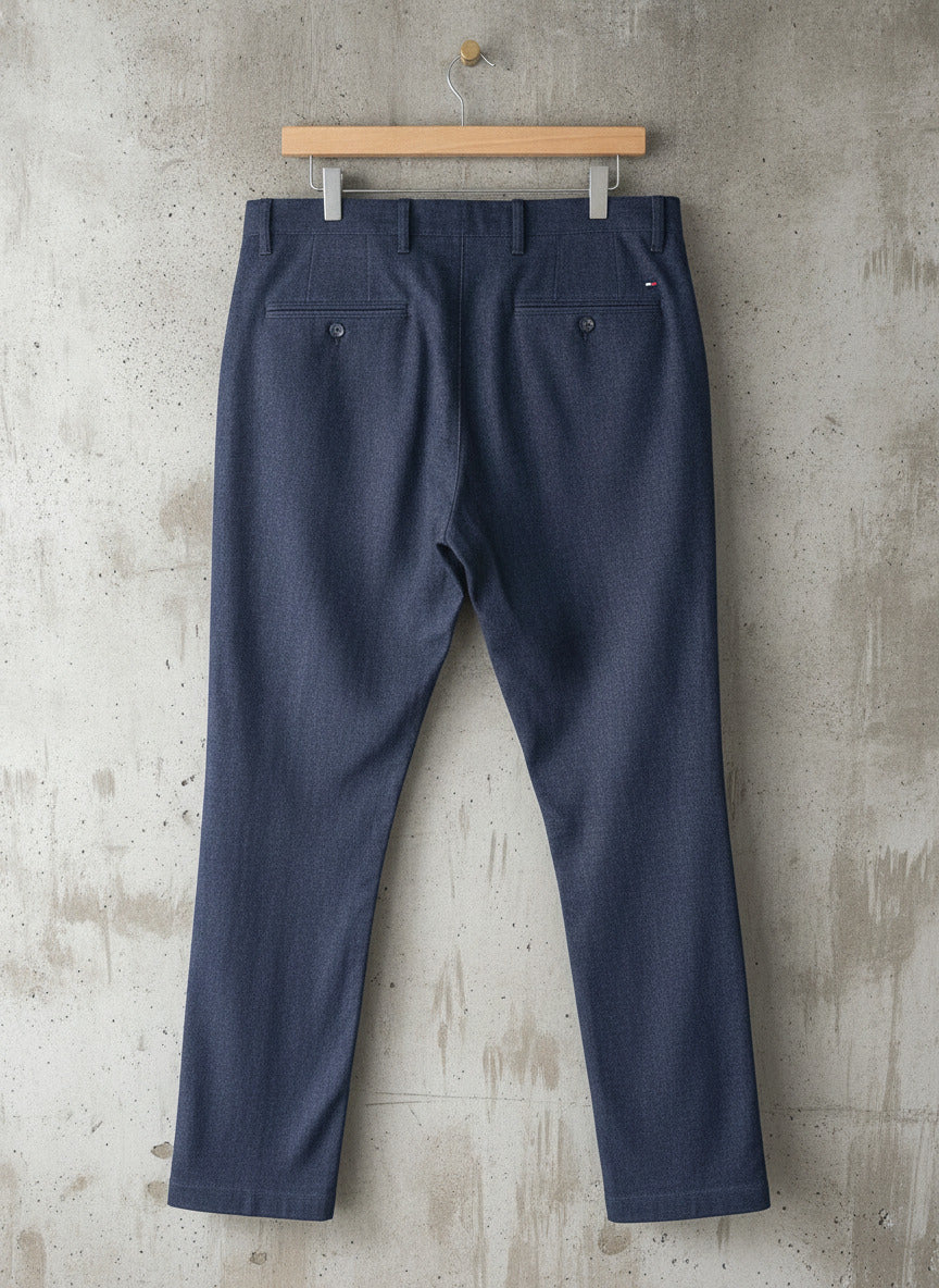 Men’s Tommy Hilfiger Denton Straight Fit Chino Trousers In Navy - W32/L32 - 2492