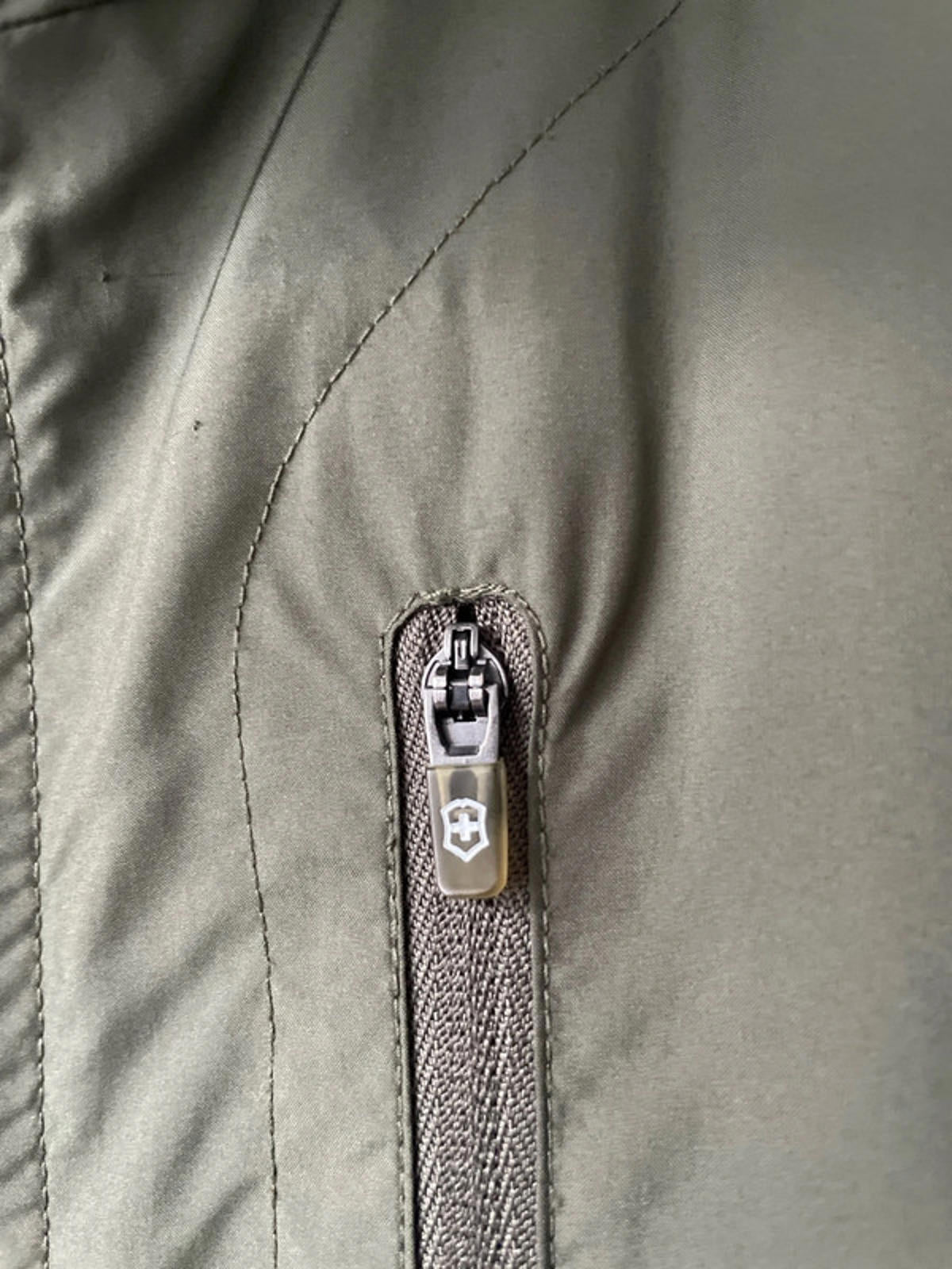 Men’s Victorinox Lightweight Harrington Jacket in Green - Large - 2664