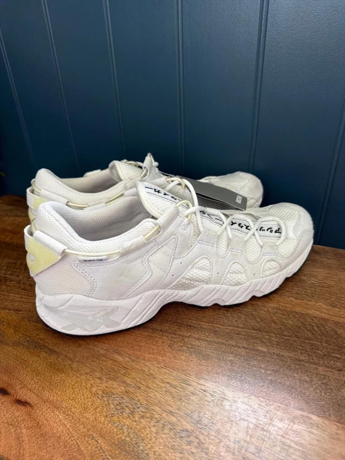 Men’s Asics Gel-Mai limited edition chunky sole trainers in white - uk8.5 - 3477