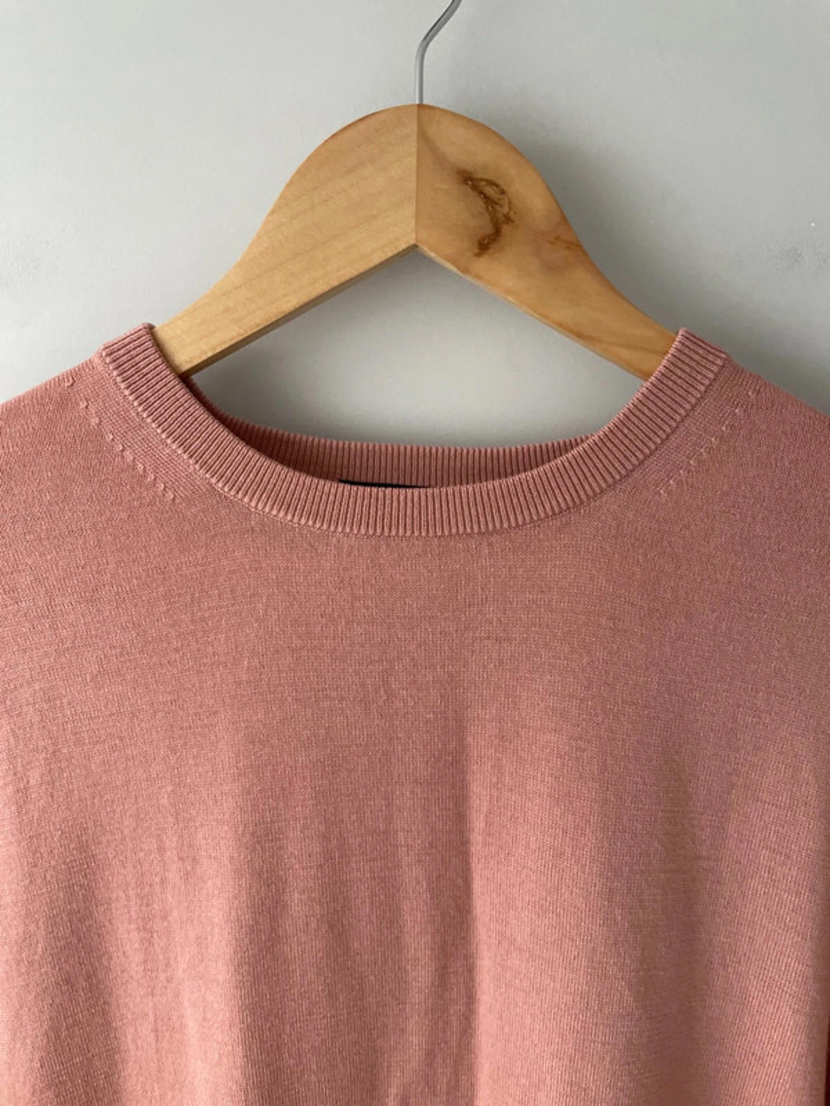 Men’s Uniqlo 100% Wool Crew Neck Long Sleeve Jumper In Pink - XLarge - 2517