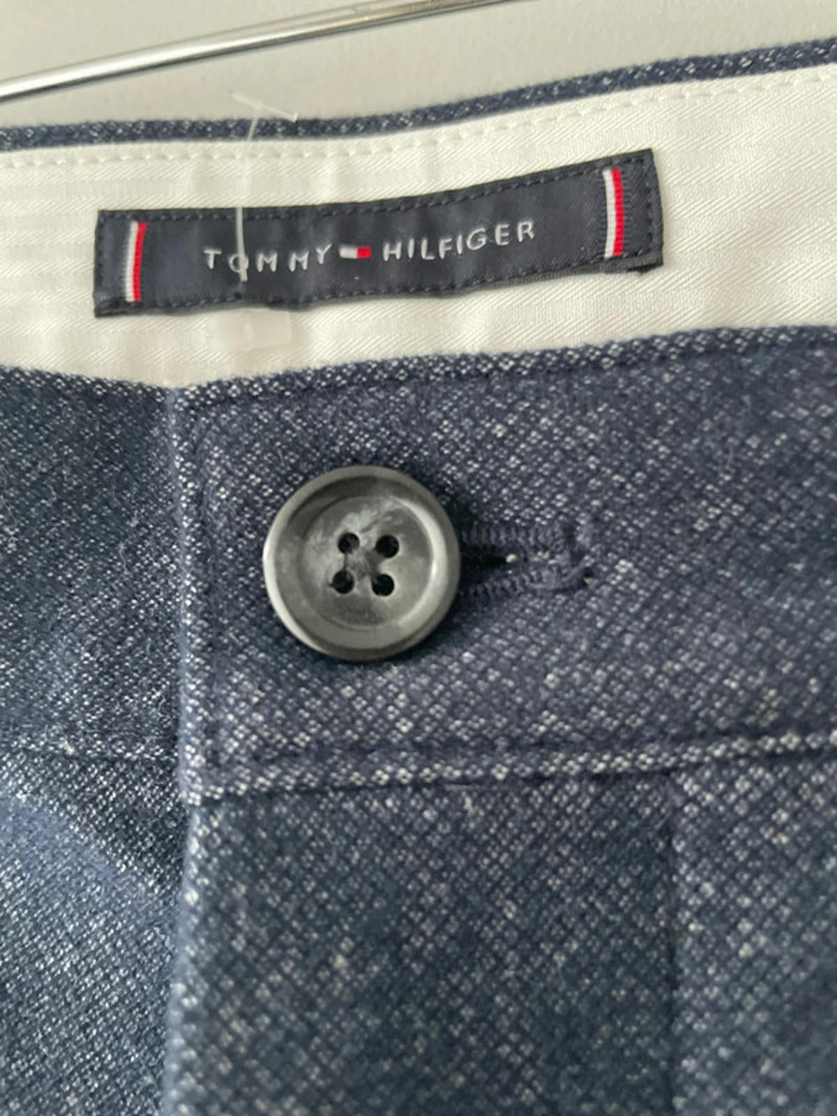 Men’s Tommy Hilfiger Denton Straight Fit Chino Trousers In Navy - W32/L32 - 2492