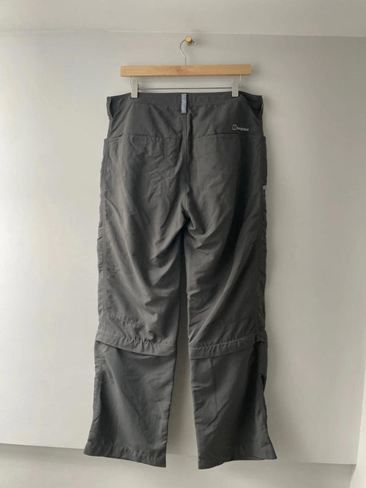 Men’s Berghaus Cargo Trousers / shorts In Grey - W34/L32 - 2441