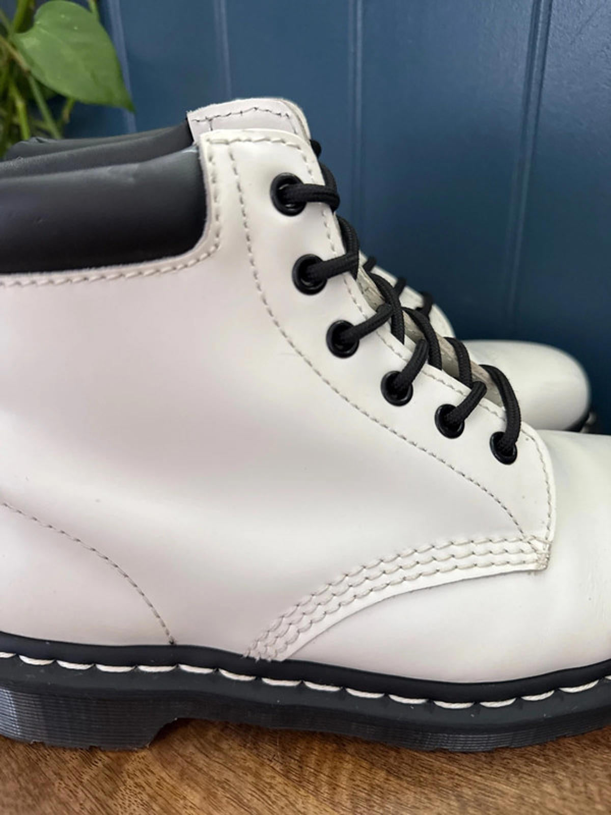 Women’s Dr Martens 939 Premium Leather Lace Up Boots In White/Black - Uk6 - 0784