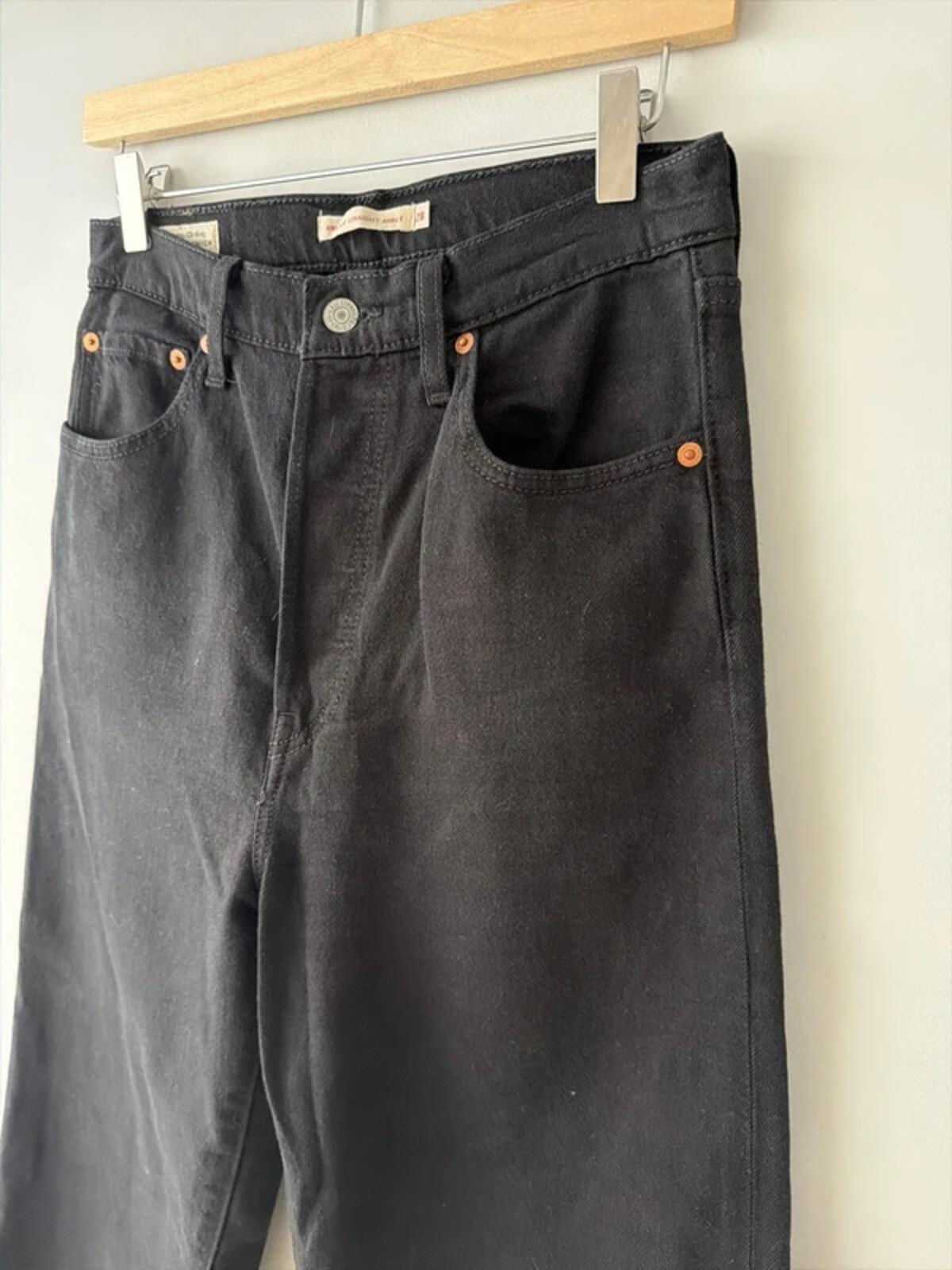 Women’s Levi’s High Waisted Ribcage Straight Fit Jeans In Black - W28/L27 - 3356