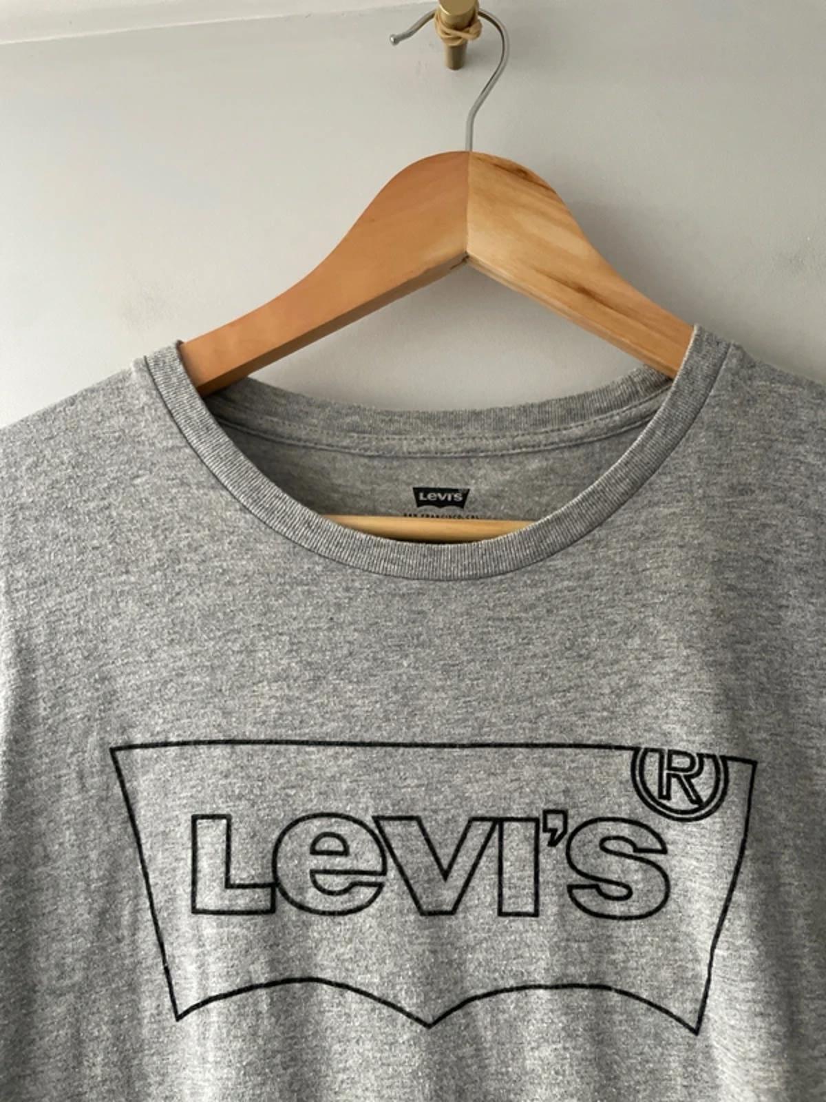 Men’s Levi’s Crew Neck Short Sleeve T-shirt in Grey - Medium - 3035
