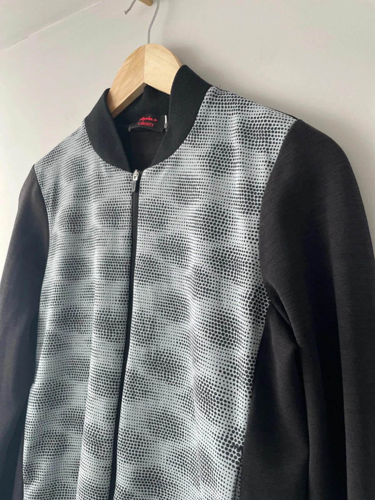 Women’s Rapha X Liberty Limited Edition Cycling Jersey - Small - 1825