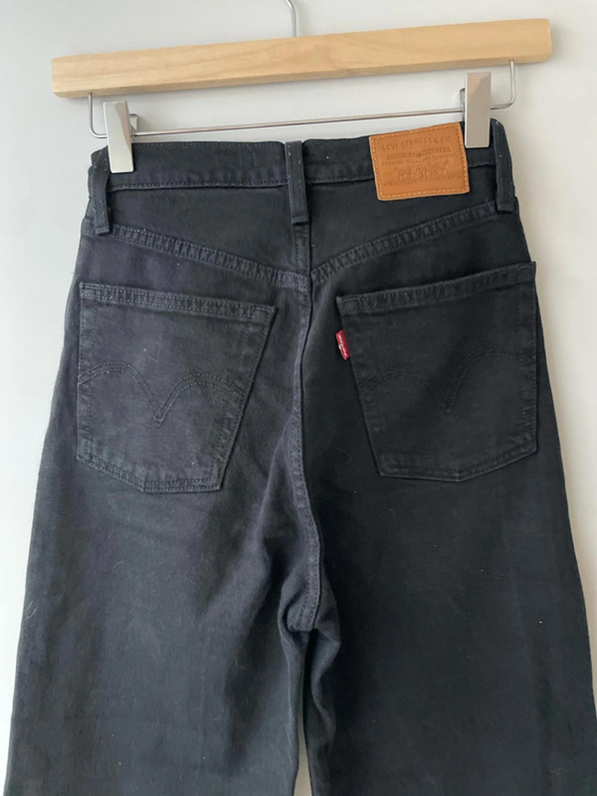 Women’s Levi’s High Waisted Ribcage Straight Fit Jeans In Black  - W24/L27 - 2499