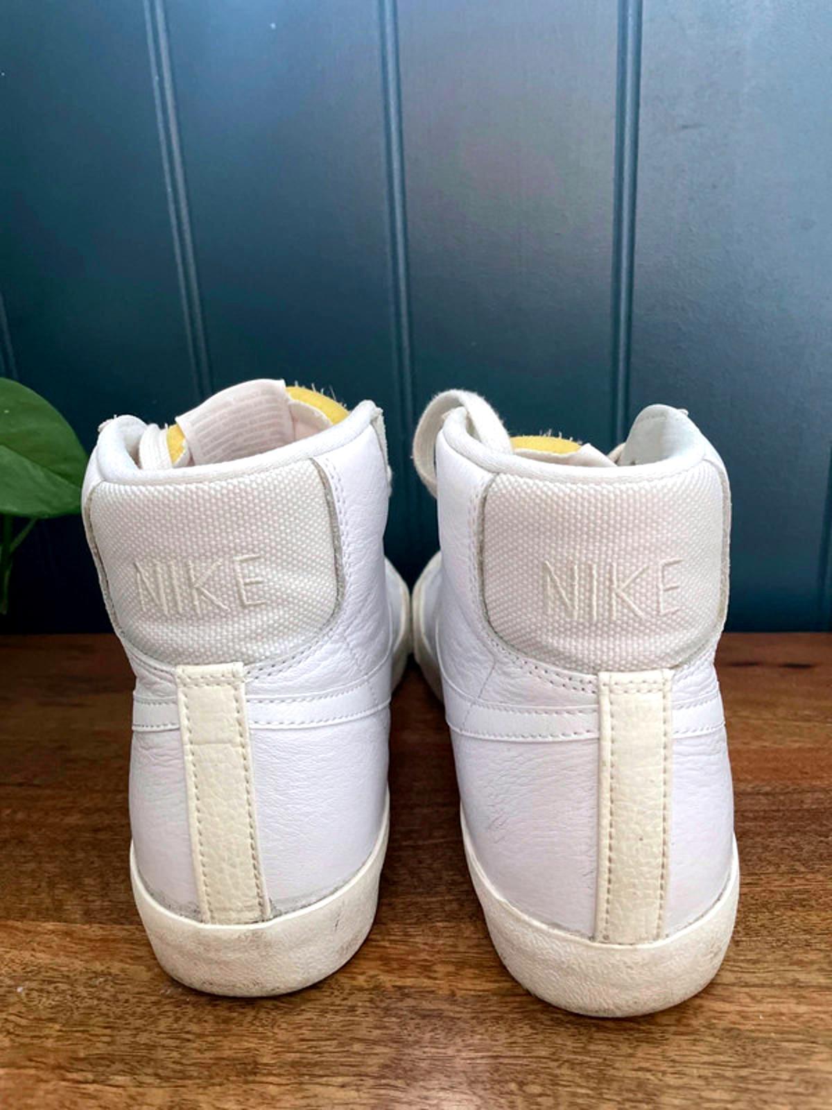 Women’s Nike Blazer Mid 77 Premium Leather Trainers In White - UK 5 - 1788