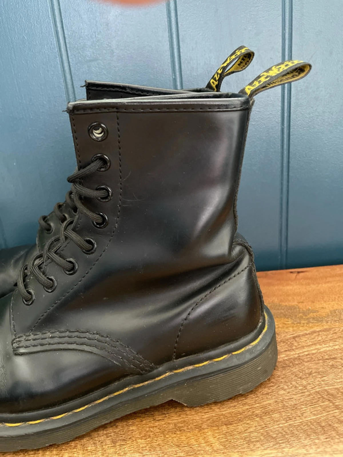 Women’s Dr Martens 11822 Premium Leather Lace Up Boots In Black - UK4- 2171