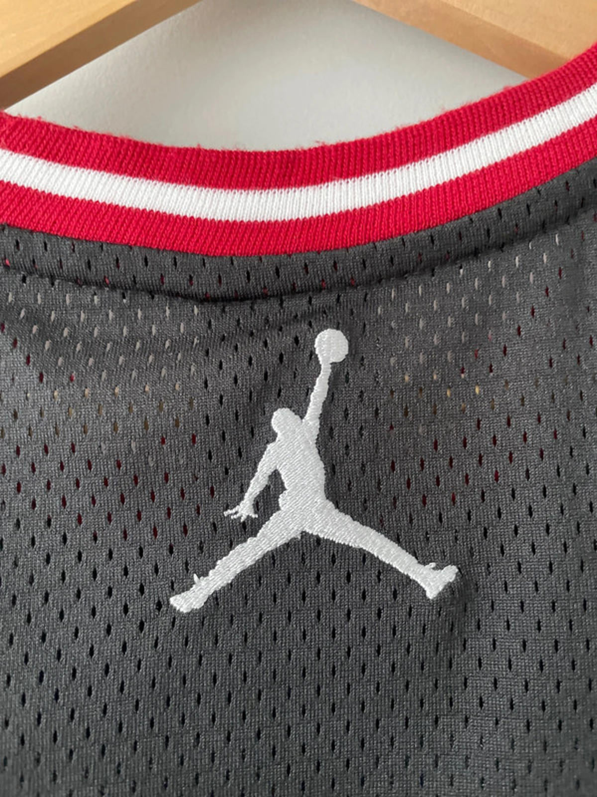 Women's Vintage Jordan 23 Jumpman Jersey DNA Logo In Red/Black - Medium - 2281