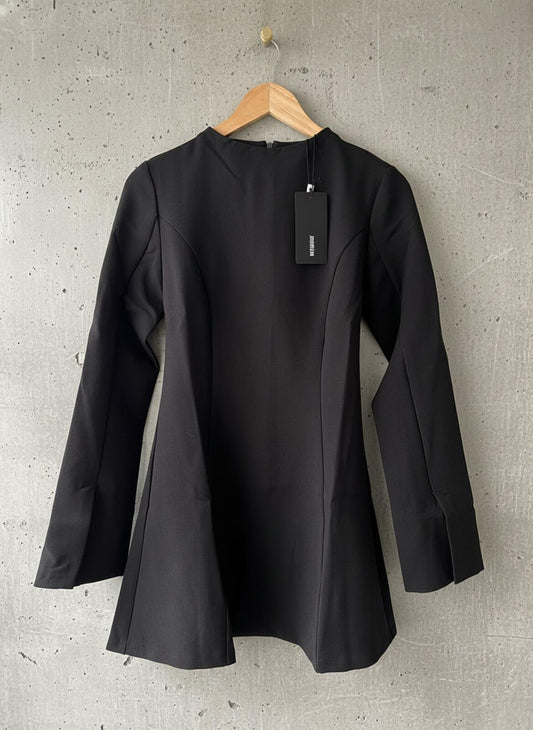 Womens Weekday Zip Back Dress With Flared Sleeves In Black - UK8 - 3483
