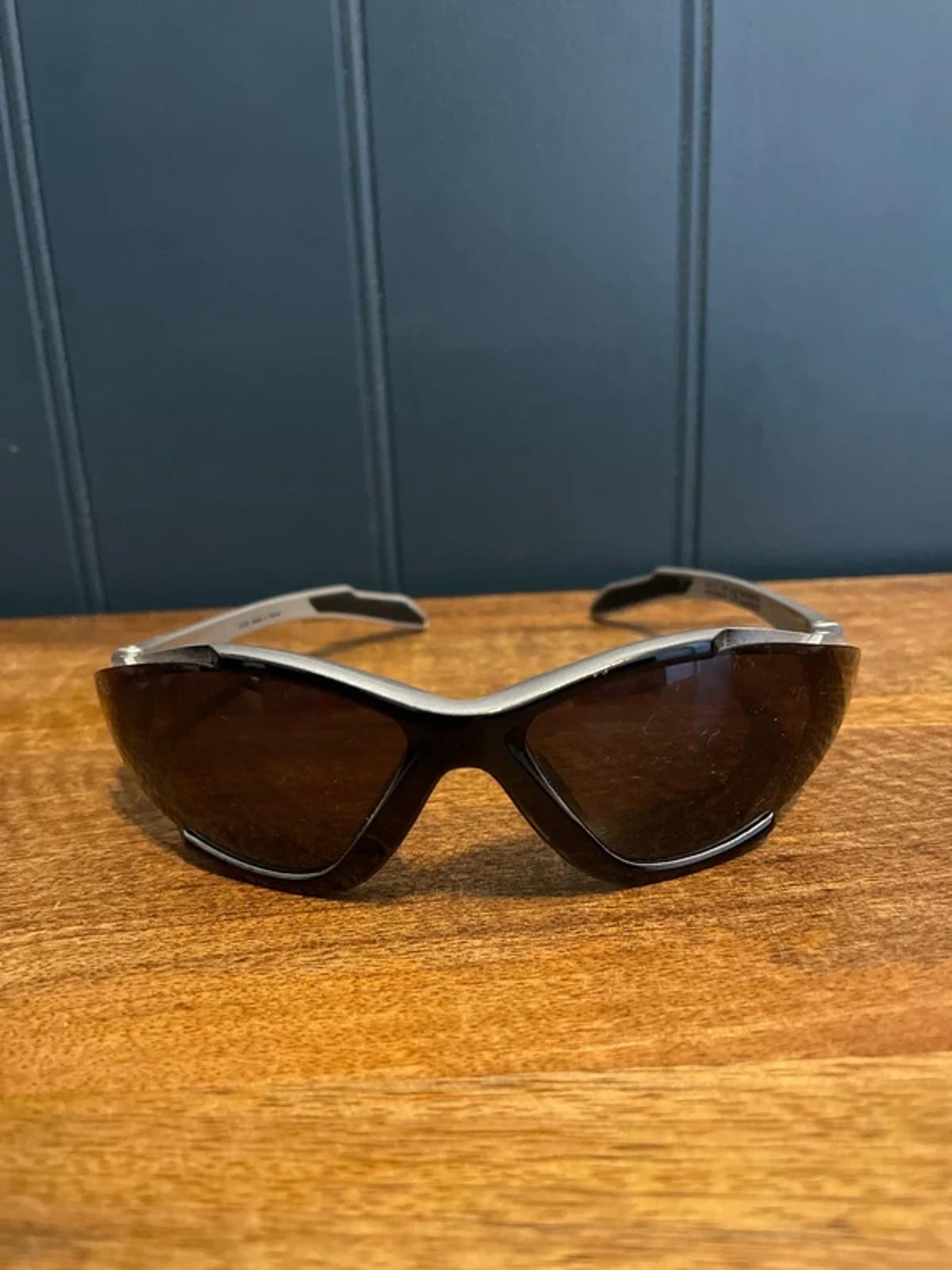 Unisex Aptonia MH 900 Wrap Design Sunglasses In Silver/Black - 2898