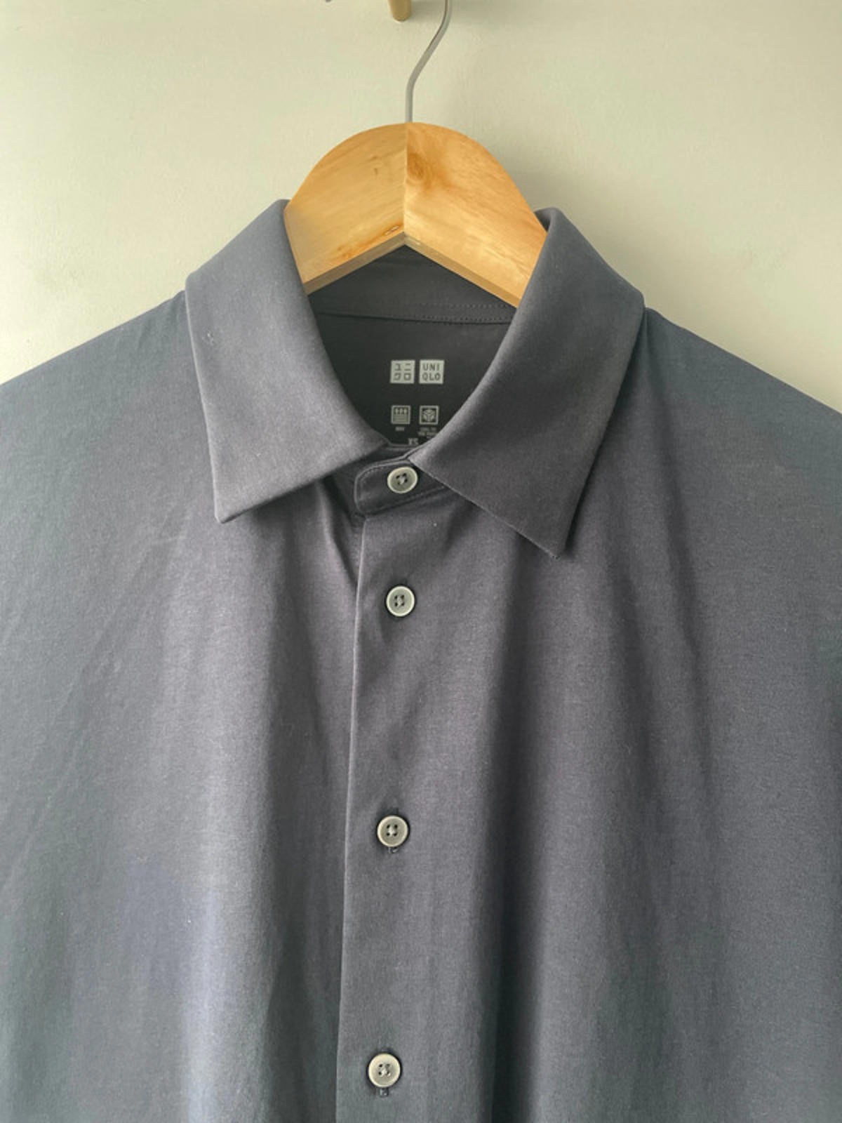 Men’s Uniqlo Short Sleeve Stretch Fit Shirt In Navy - Small - 1503