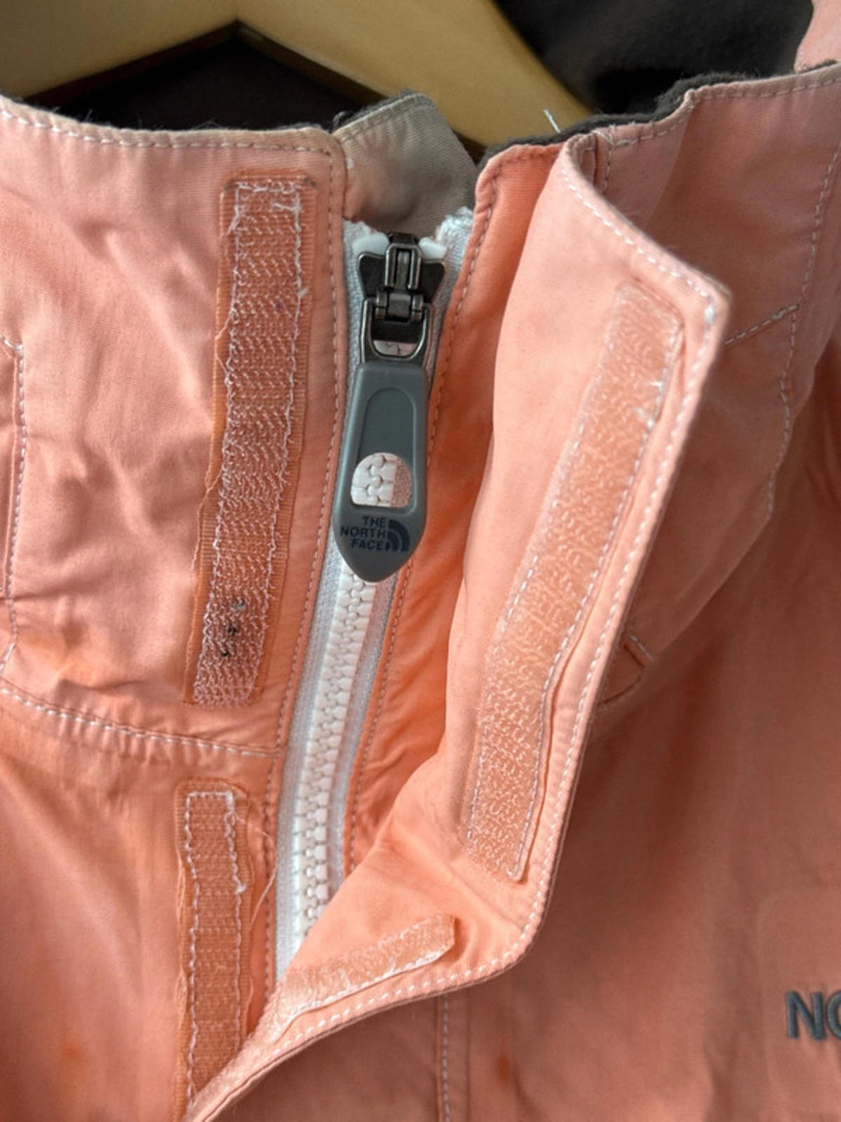 Men’s The North Face HyVent Waterproof Jacket Coat - Medium - 1008