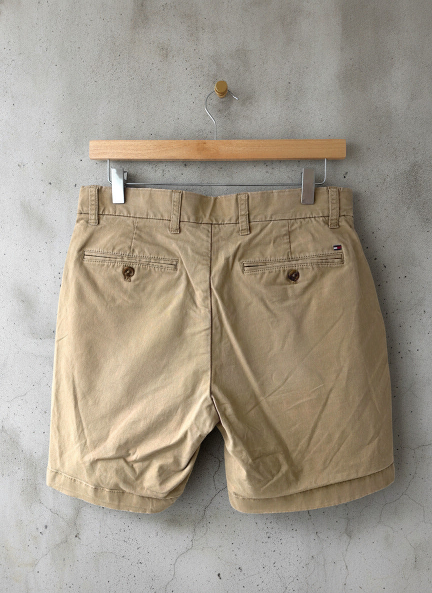 Mens Tommy Hilfiger Classic Fit Chino Shorts In Beige - W30 - 3258