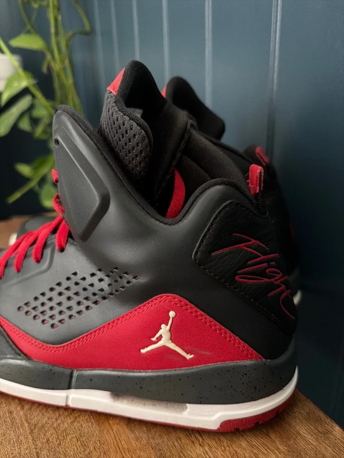 Men’s Nike Air Jordan SC-3 Basketball Trainers In Black/Red - Uk9 - 3293