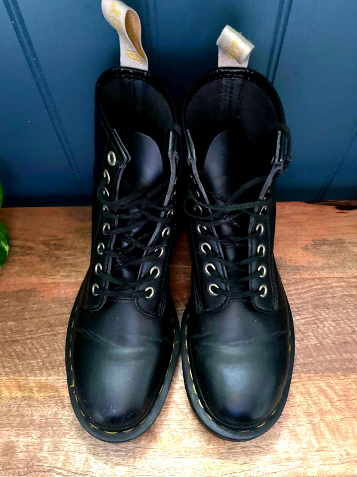 Women’s Dr Martens 14045 Mid Calf Lace Up Vegan Boots In Black - UK6 - 2159