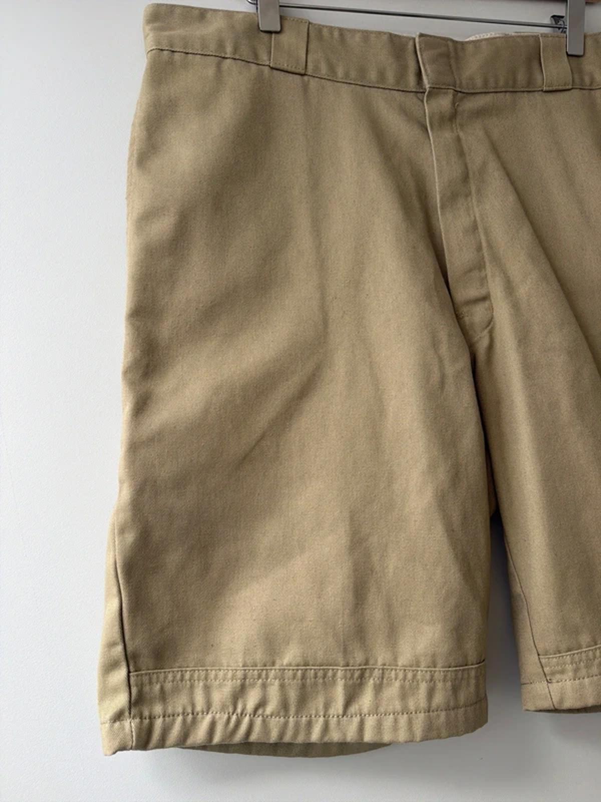 Men’s Dickies Baggy Fit Cargo Shorts In Beige - W36 - 3262