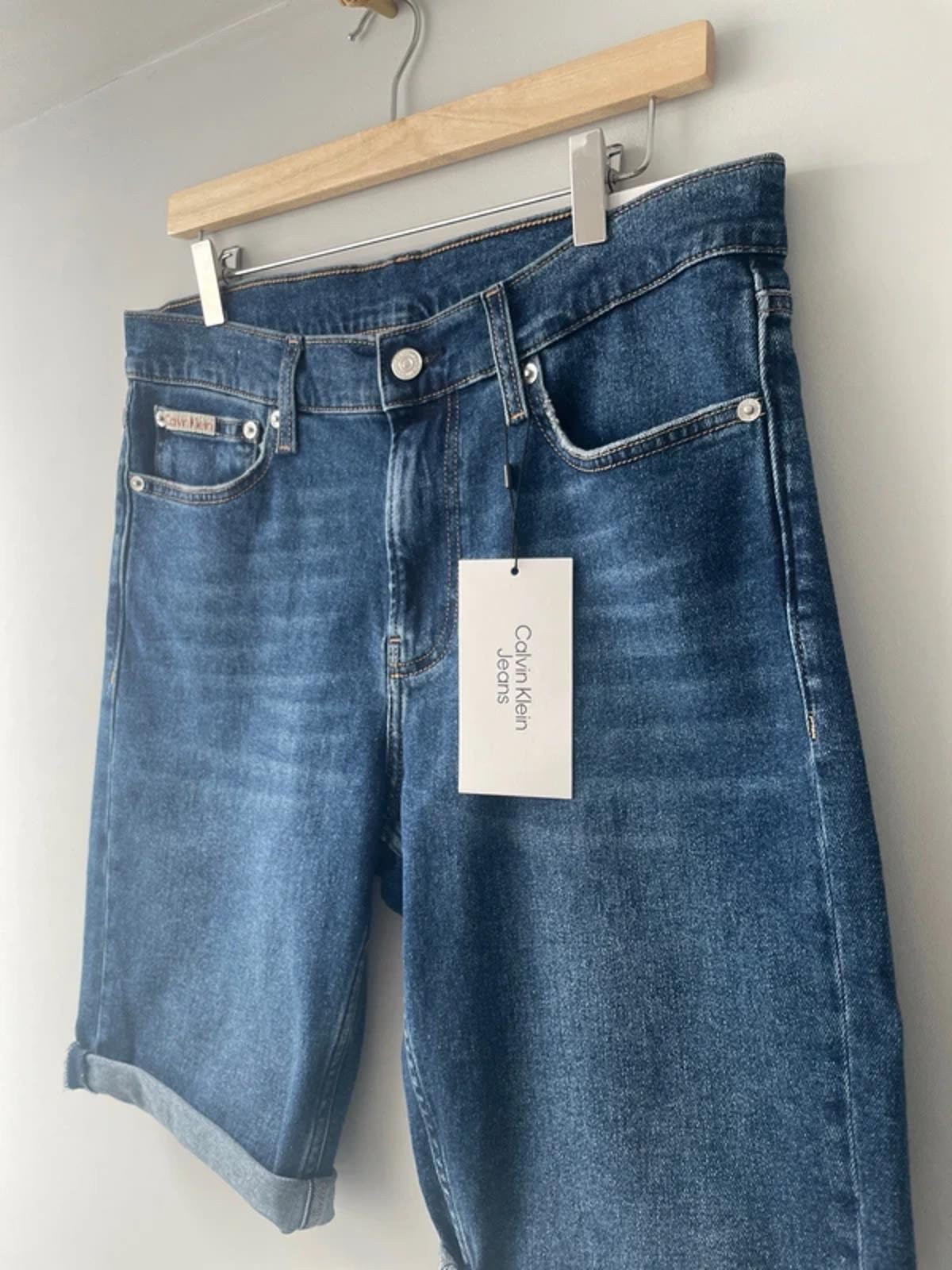 Men’s Calvin Klein Slim Fit Denim Shorts In Navy Blue - W32/L10 - 3135