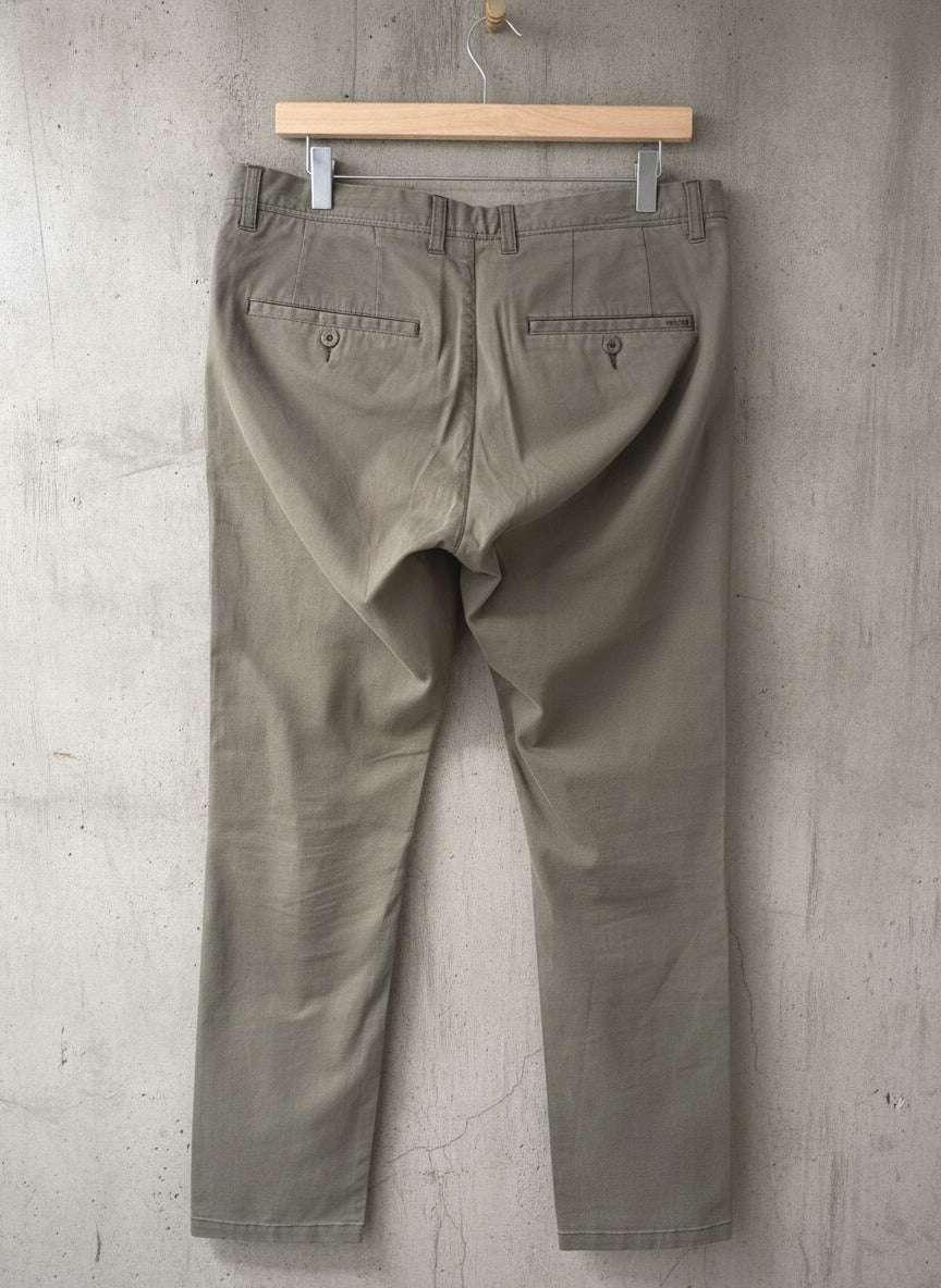 Men’s GANT Stretch Fit Chino Trousers In Khaki - W32/L32 - 3632