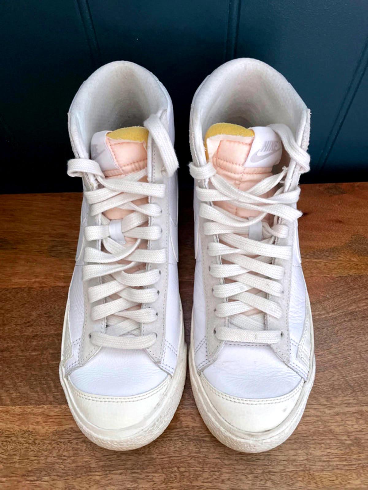 Women’s Nike Blazer Mid 77 Premium Leather Trainers In White - UK 5 - 1788