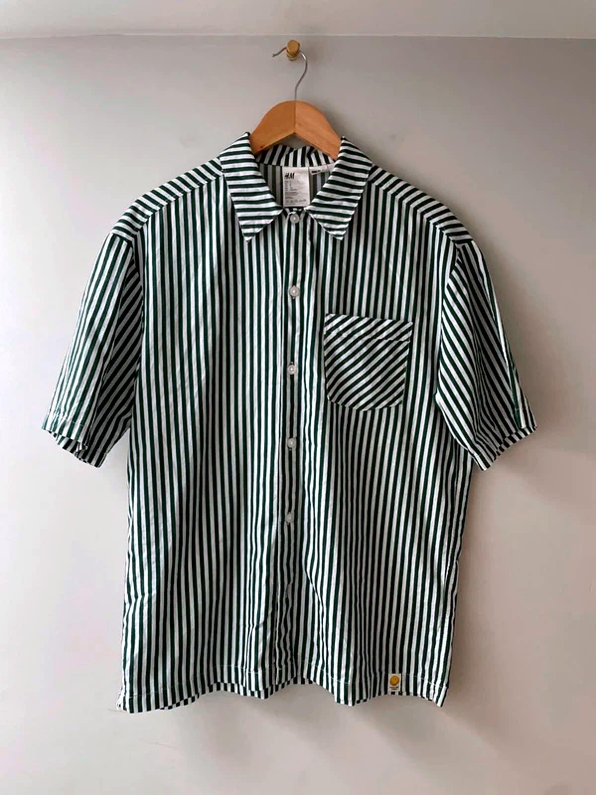 Men’s H&M X Smiley Colab Striped Short Sleeve Shirt in Green/White - Small -2935