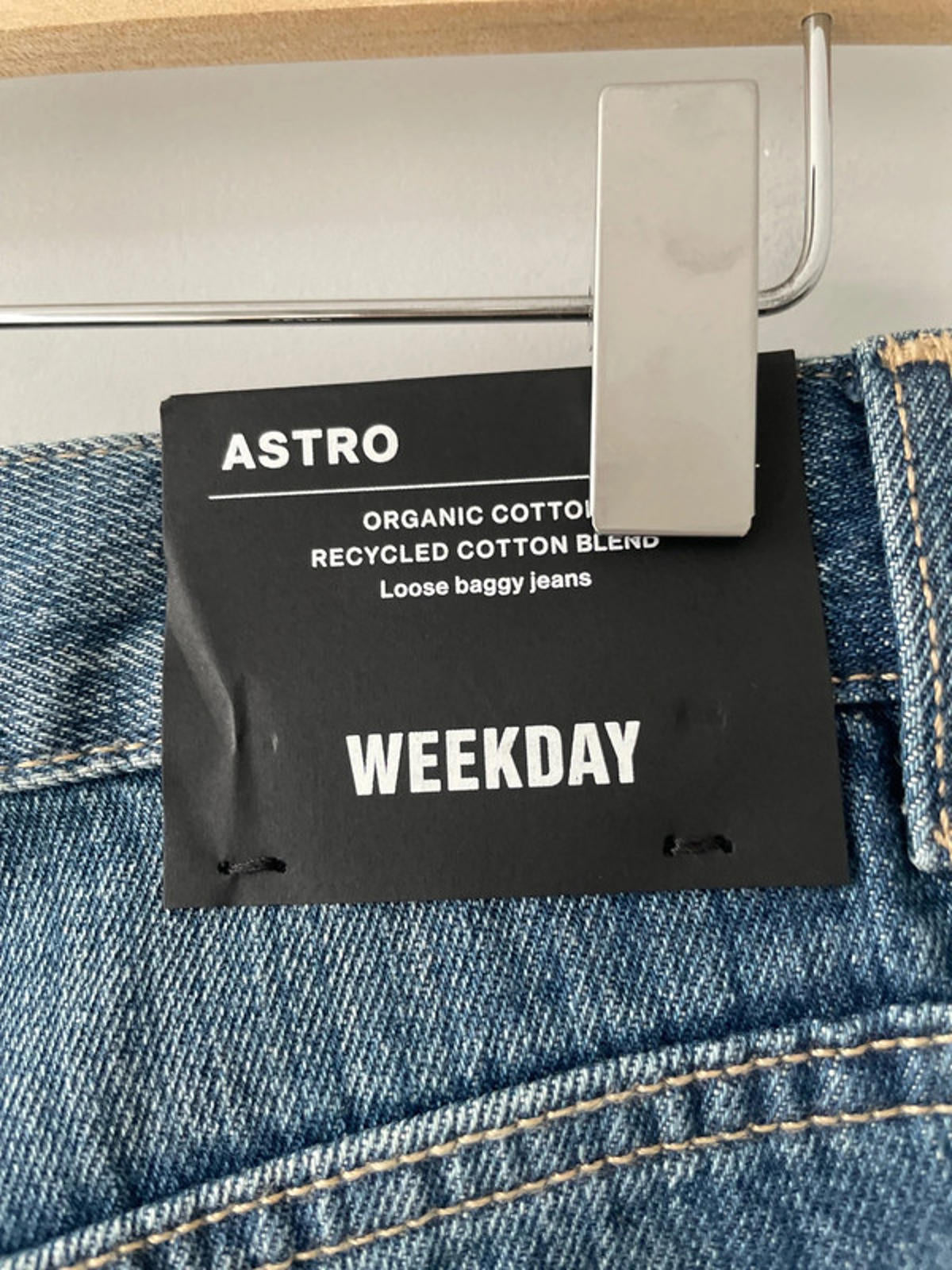 Women’s Weekday Astro Loose Baggy Fit Jeans in Blue - W26/L34 - 2485