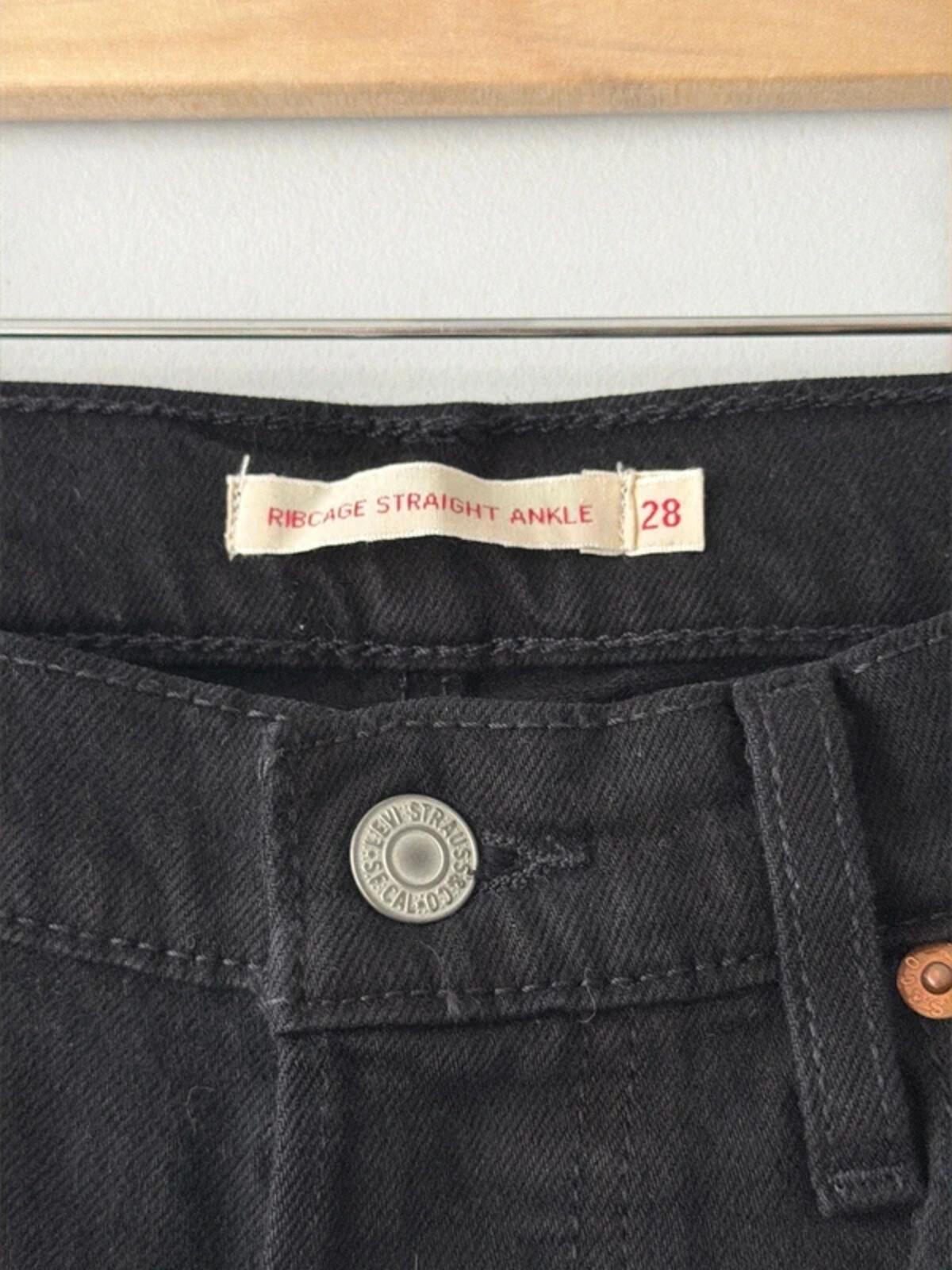 Women’s Levi’s High Waisted Ribcage Straight Fit Jeans In Black - W28/L27 - 3356