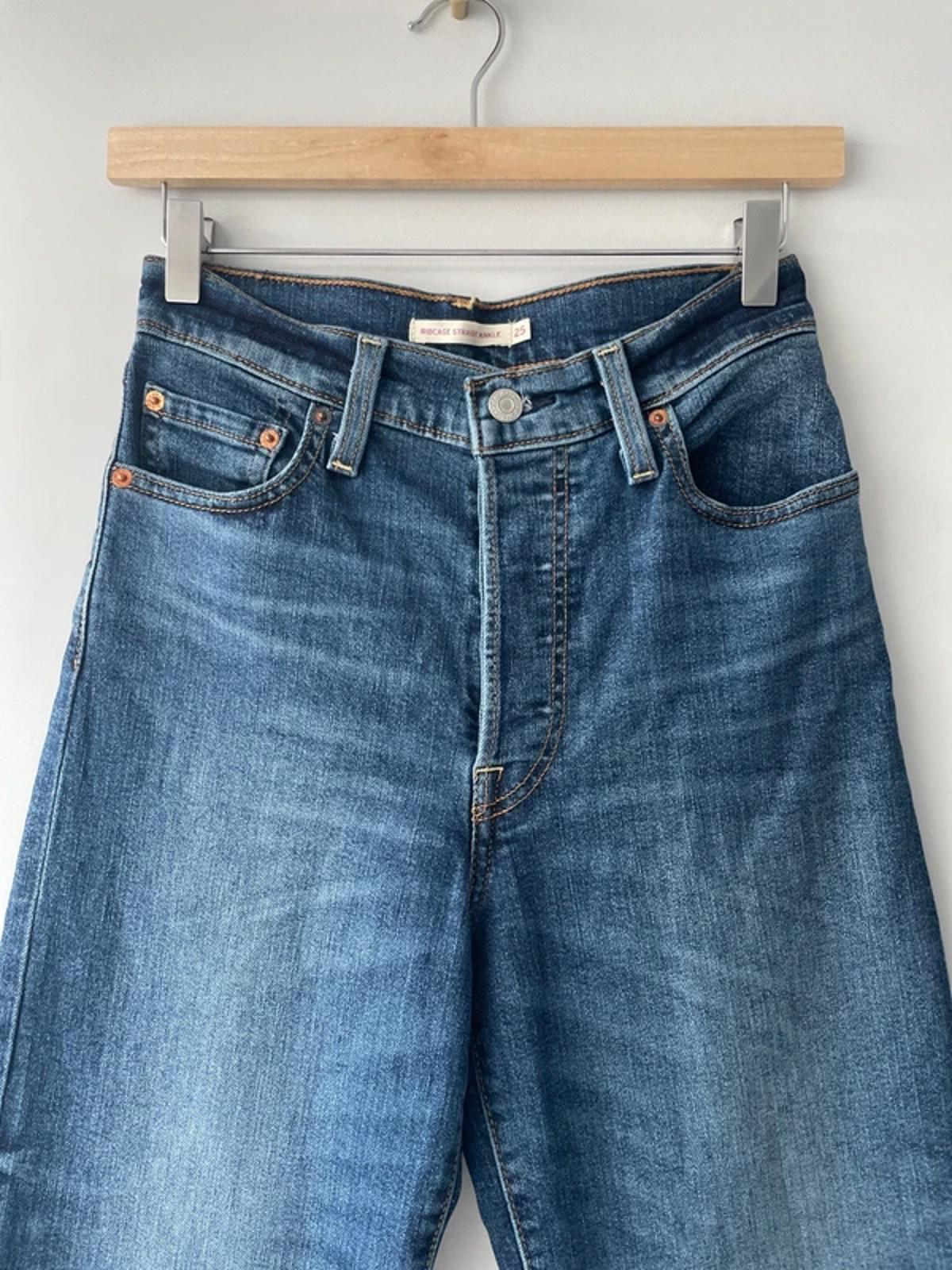 Women’s Levi’s High Waisted Ribcage Straight Fit Jeans In Navy - W25/L27 - 3020