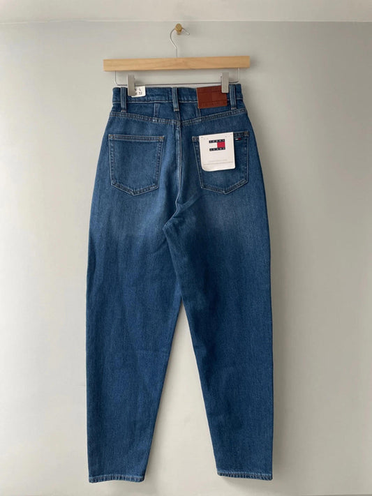 Women’s Tommy Hilfiger Mom Ultra High Tapered Fit Jeans In Navy - W26/L32 - 2348