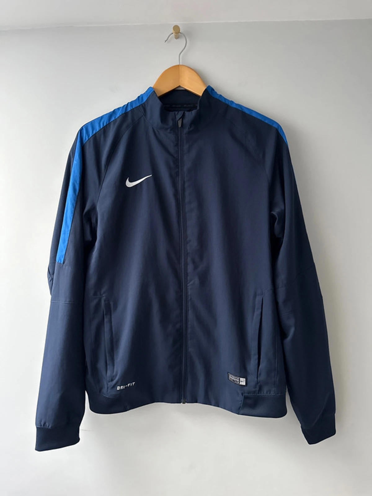 Men’s Nike Dri-fit Zip Through Track Jacket Top - Medium - 0888