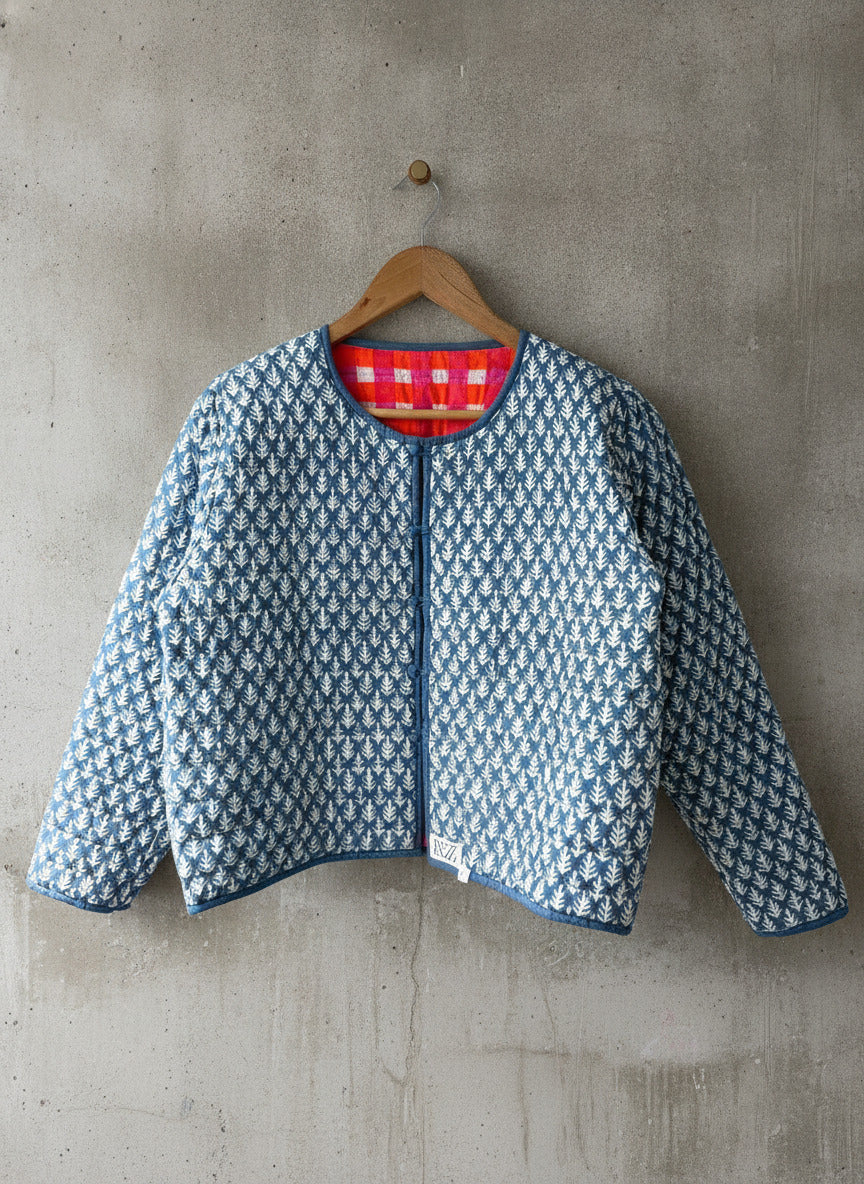 Women’s SZ Cropped Fit Block Print Reversible Quilted Jacket - Small - 3807