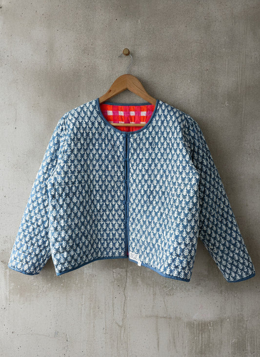 Women’s SZ Cropped Fit Block Print Reversible Quilted Jacket - Small - 3807
