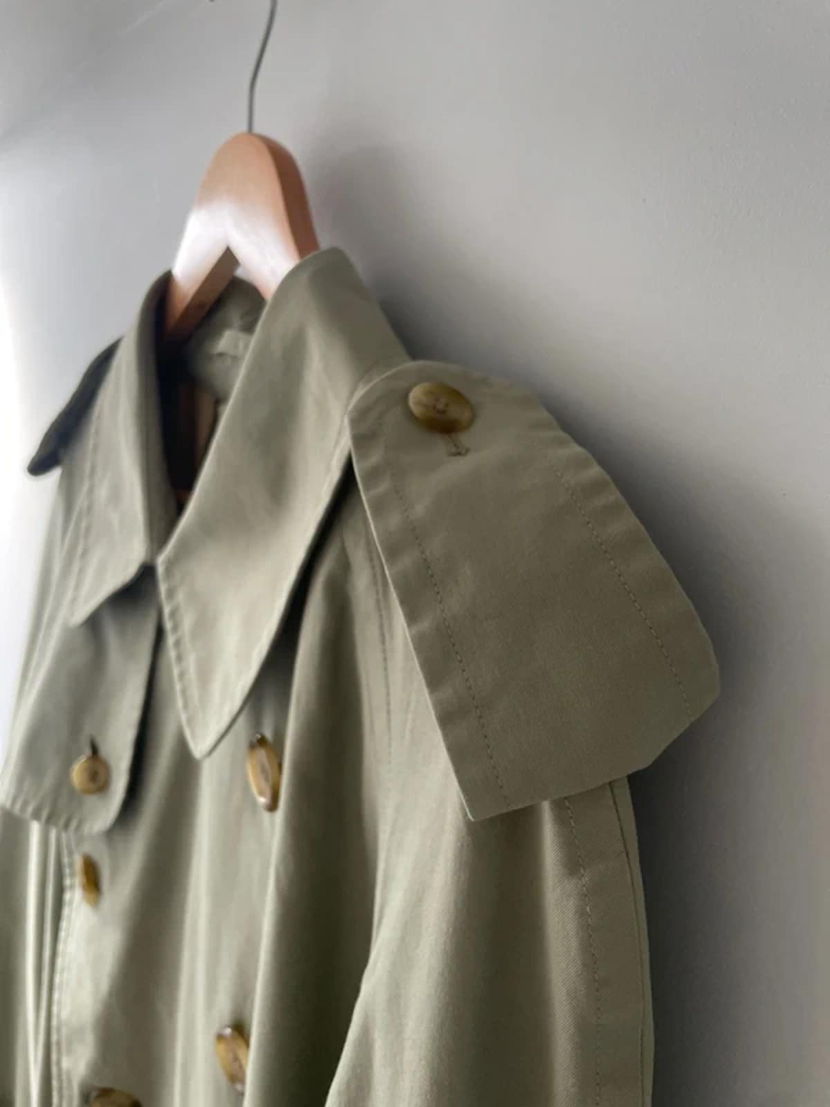 Women’s Burberry Kensington Vintage Double Breasted Trench Coat in Light Green - Uk16 - 3000
