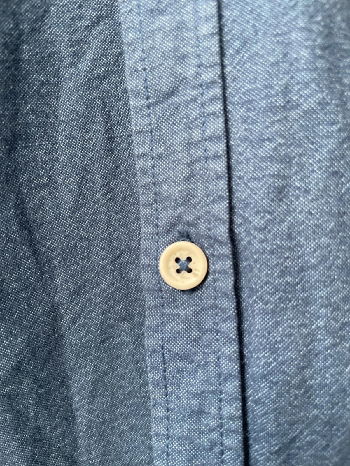 Men’s Folk Relaxed Fit Long Sleeve Chambray Shirt - Large - 2234