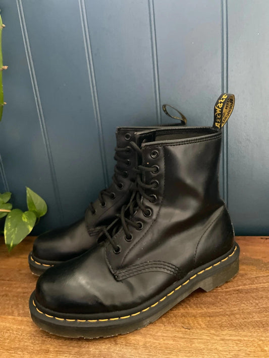 Women’s Dr Martens 1460 Premium Leather Lace Up Boots In Black - UK 5 - 2321