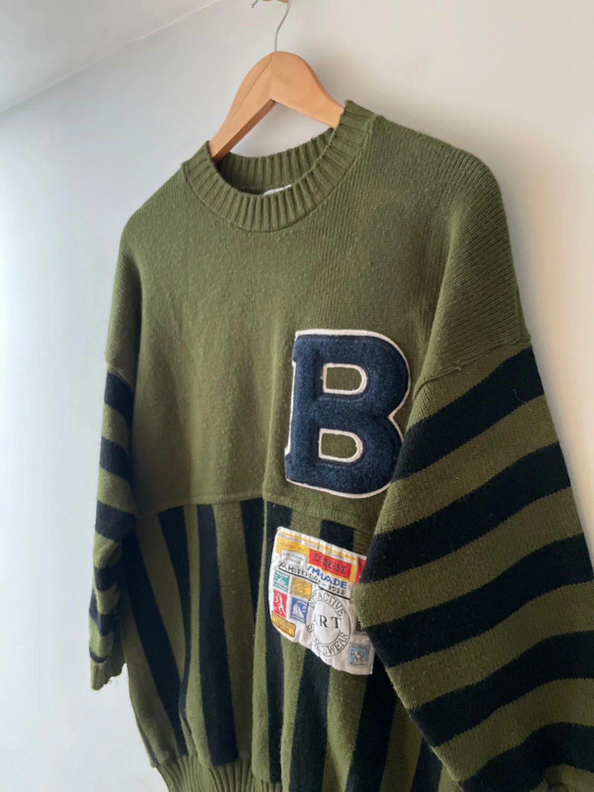 Men's Art Fashion Vintage Crew Neck Knitted Sweater Made In USA - Medium - 2778