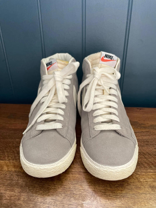 Women’s Nike Blazer Mid Rise Trainers - UK 6 - 1599