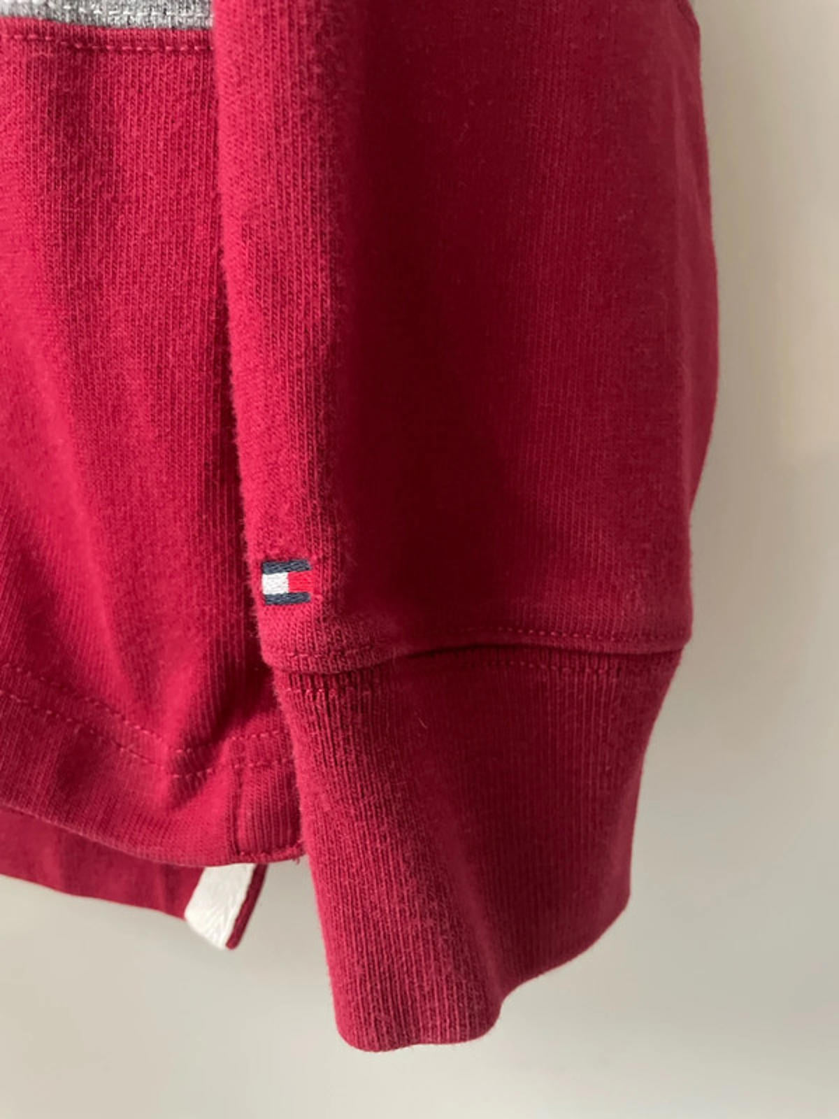 Men’s Tommy Hilfiger Stripped Rugby Polo Top In Grey/Red - Medium - 2533