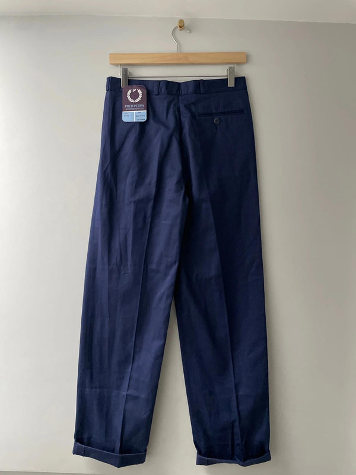 Men’s Fred Perry Sportswear Double Pleated Wide Leg Chino Trousers In Navy - W30/L33 - 2873