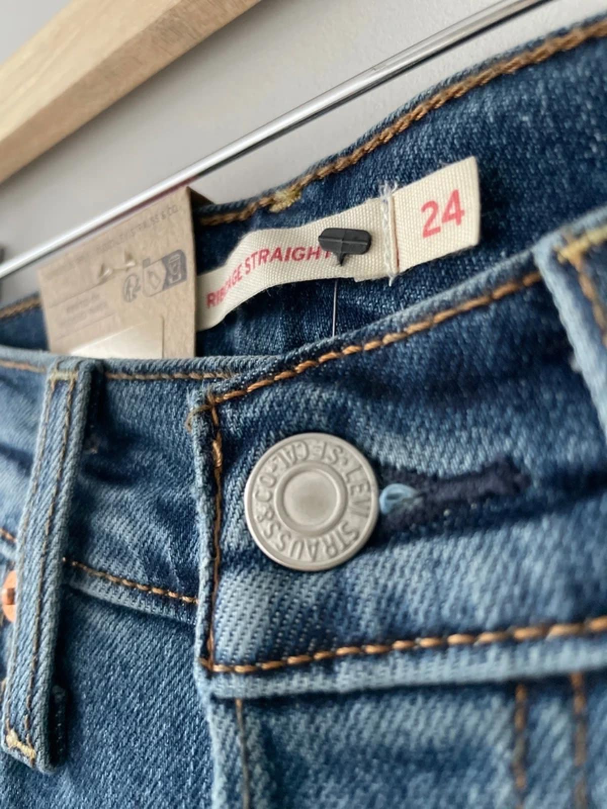 Women’s Levi’s High Waisted Ribcage Straight Fit Jeans In Navy - W24/L32 - 2922