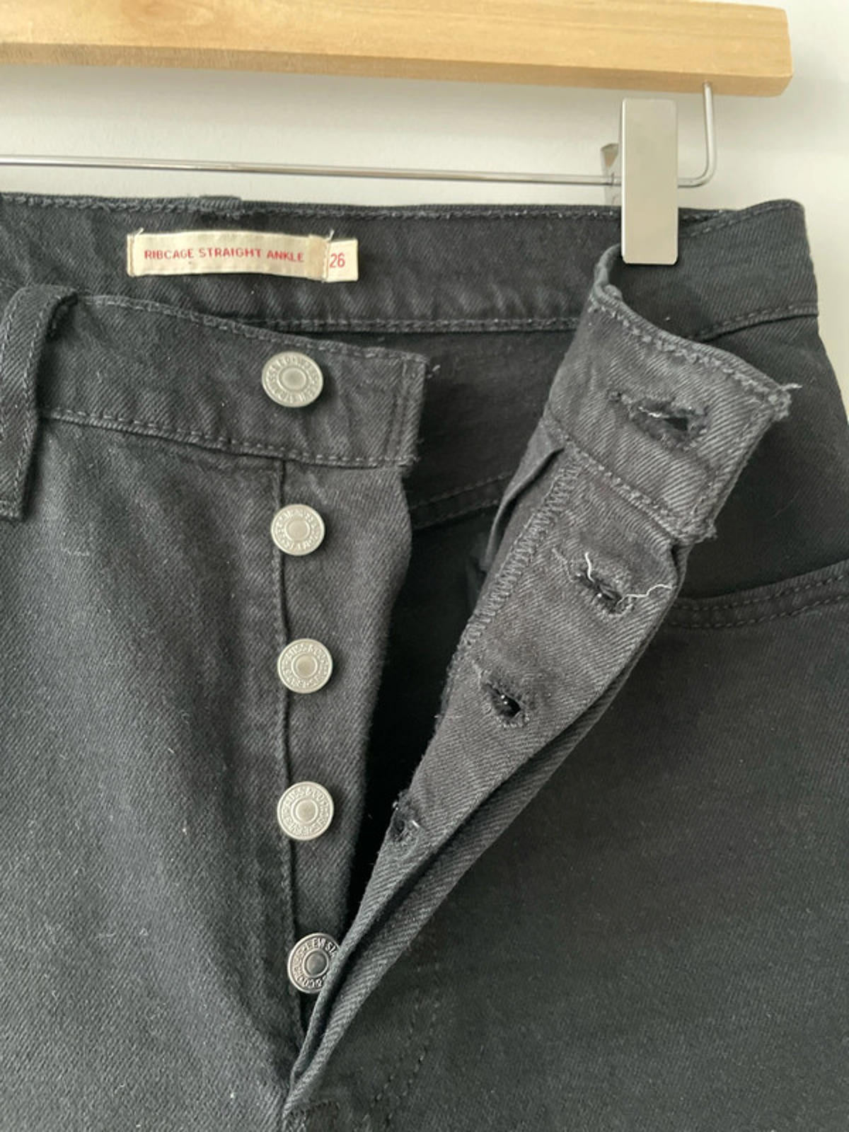 Women’s Levi’s High Waisted Ribcage Straight Fit Jeans In Black - W26/L27 - 2506